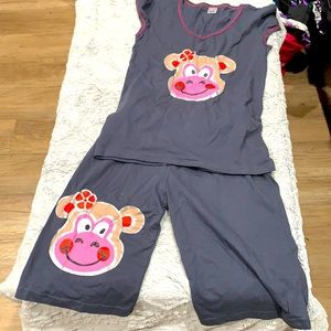Very cute Top and pants